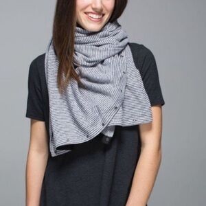 Lululemon Black/Gray Striped Vinyasa Snap Scarf